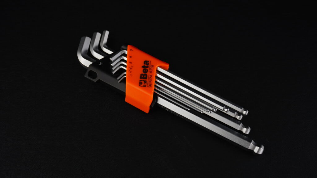 オレンジ色の専用ホルダーに収まったBeta 96BPA/SC9 110度ベントタイプ・ボールエンド六角レンチ9本セット