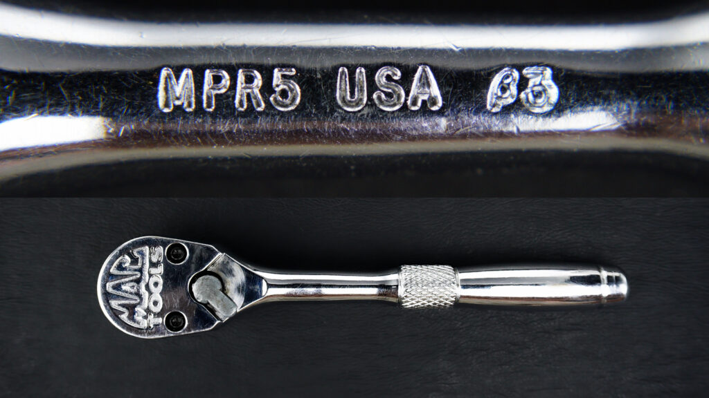 マックツールズ(MAC TOOLS)のラチェット「MPR5」と、製造時期を示すイヤーマーク「β3」の刻印の拡大写真